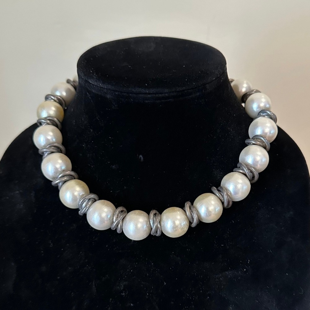 Talbots Chunky Faux Pearl Necklace Silver‎ Tone Coil Spacers Toggle Clasp 17.5"